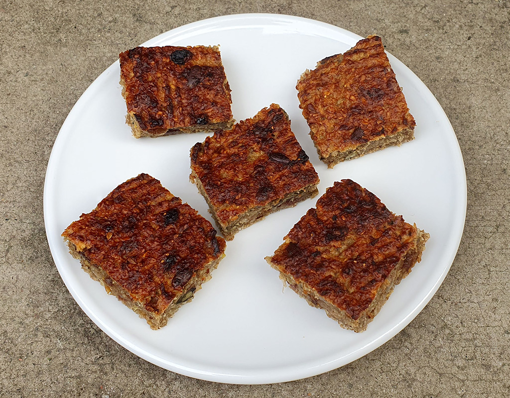 Fig and date oat bars