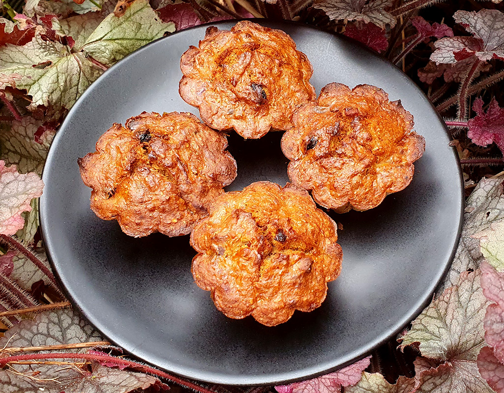 Sugar-free banana and date muffins