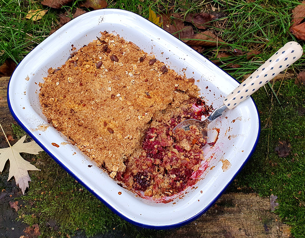 Apple and blackberry crumble