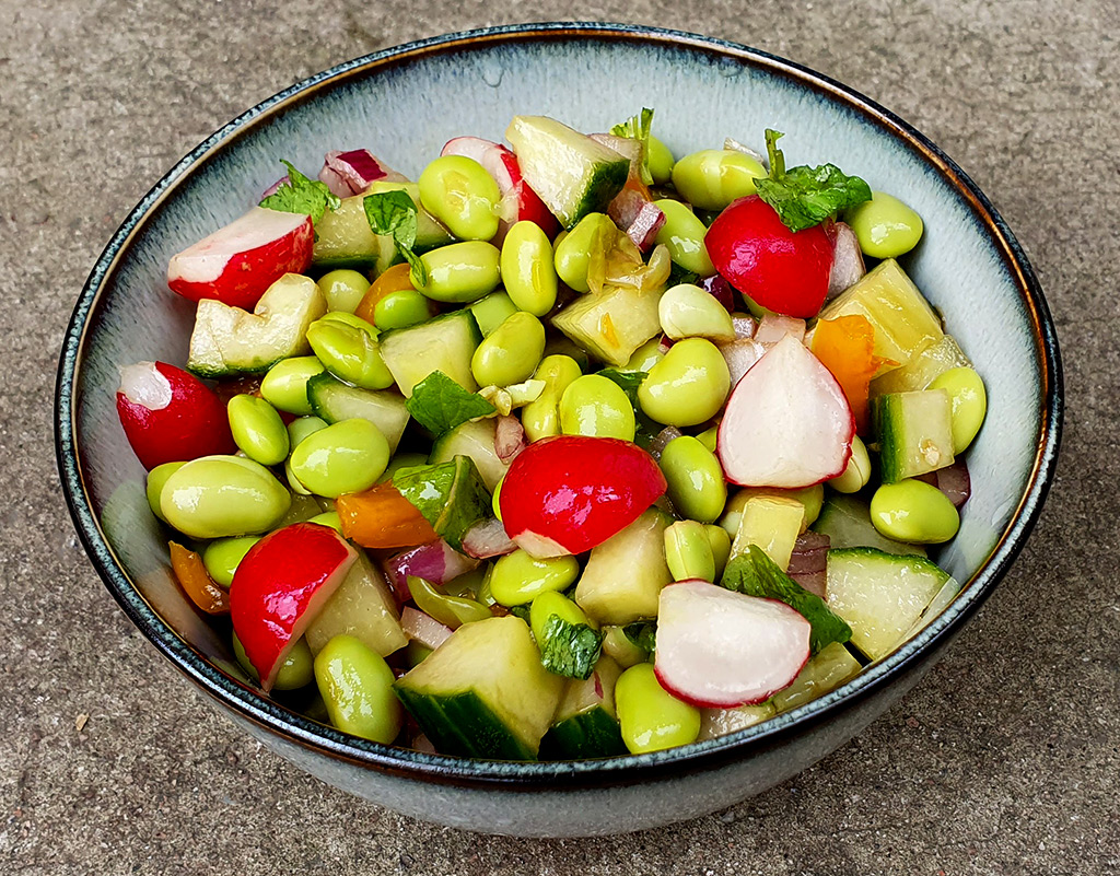 Crunchy edamame salad