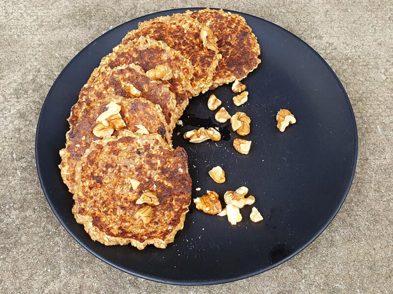 Plant-based apple and oat pancakes