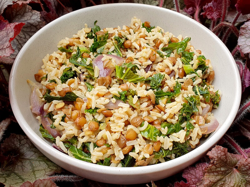 Steamed rice with lentils and kale