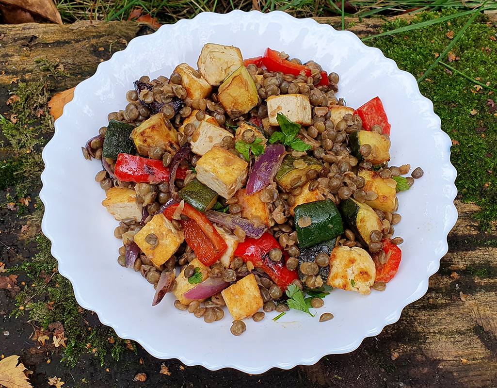 Warm lentil and courgette salad with crispy tofu