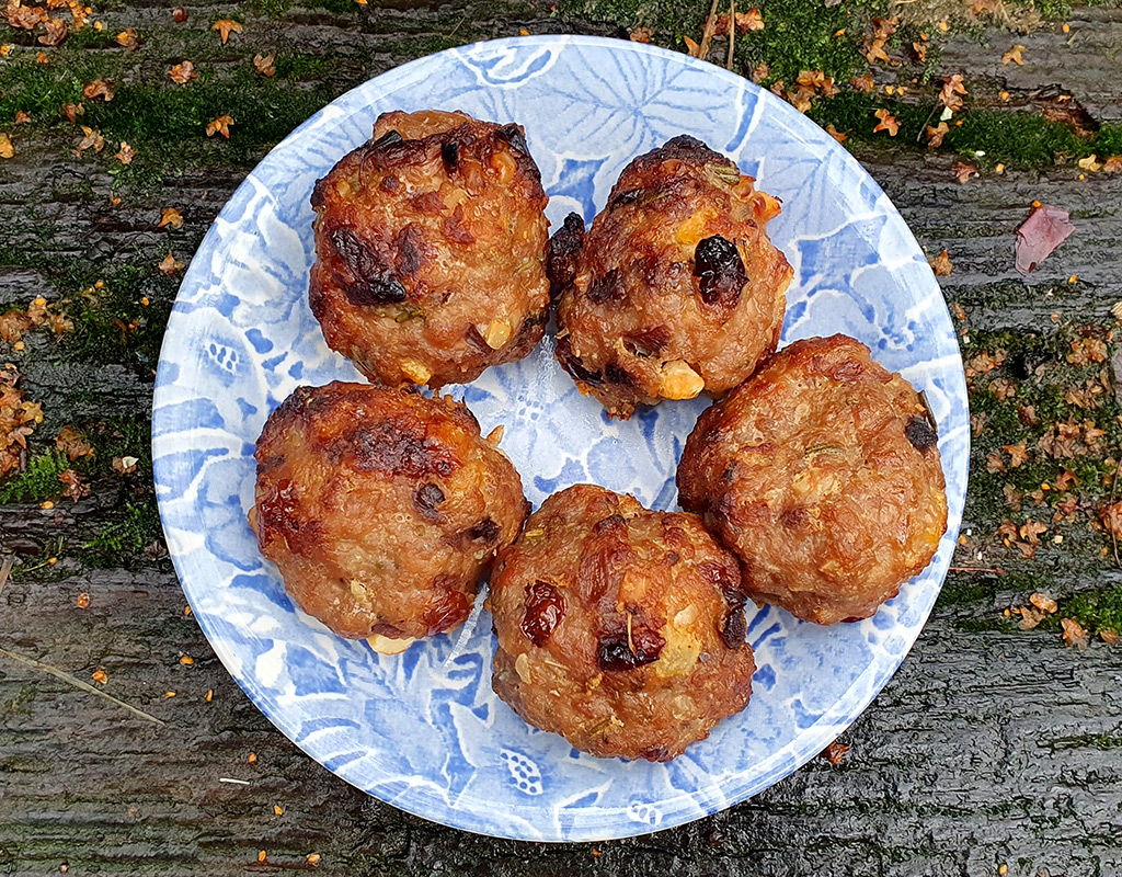 Cranberry and caramelized onion stuffing balls