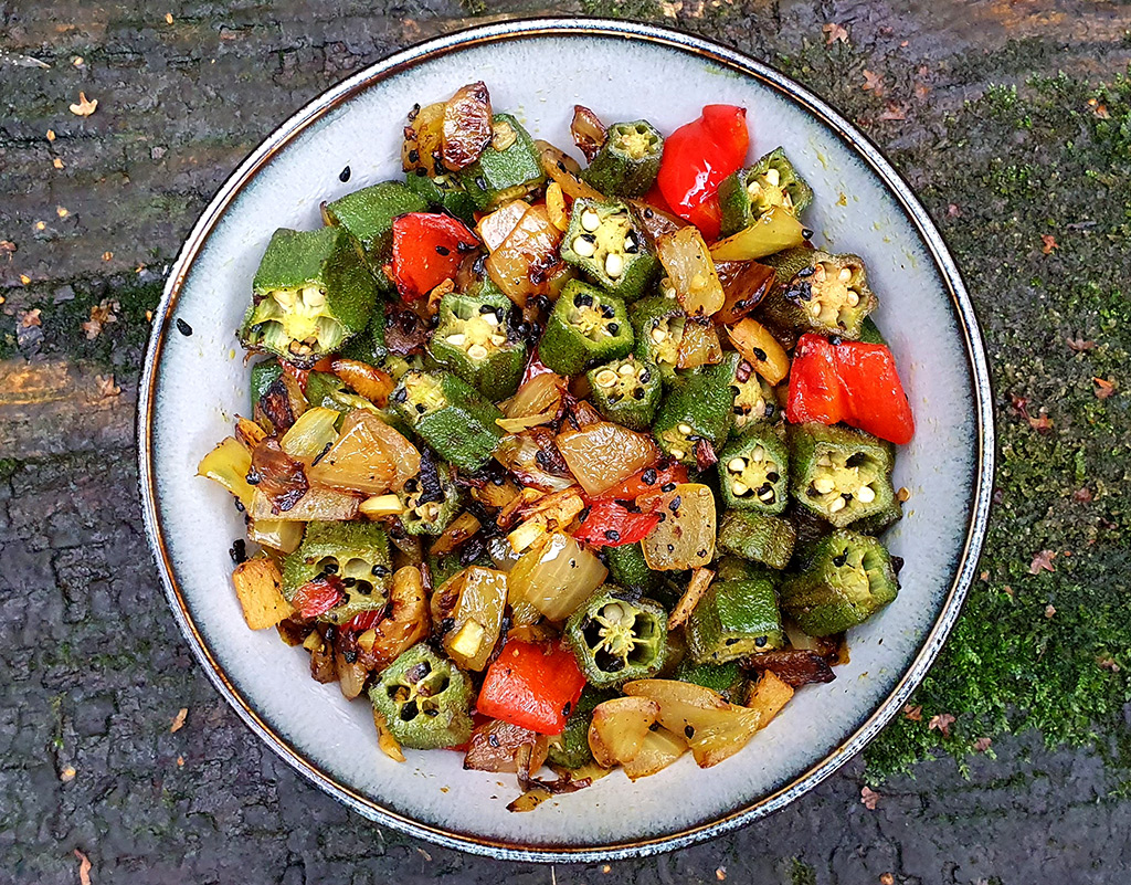 Okra and red pepper fry