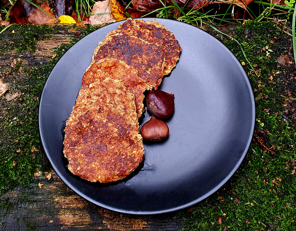 Vegan oat and chestnut pancakes