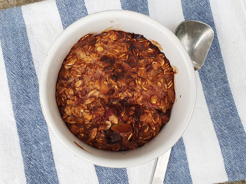 Baked porridge with almond and chocolate