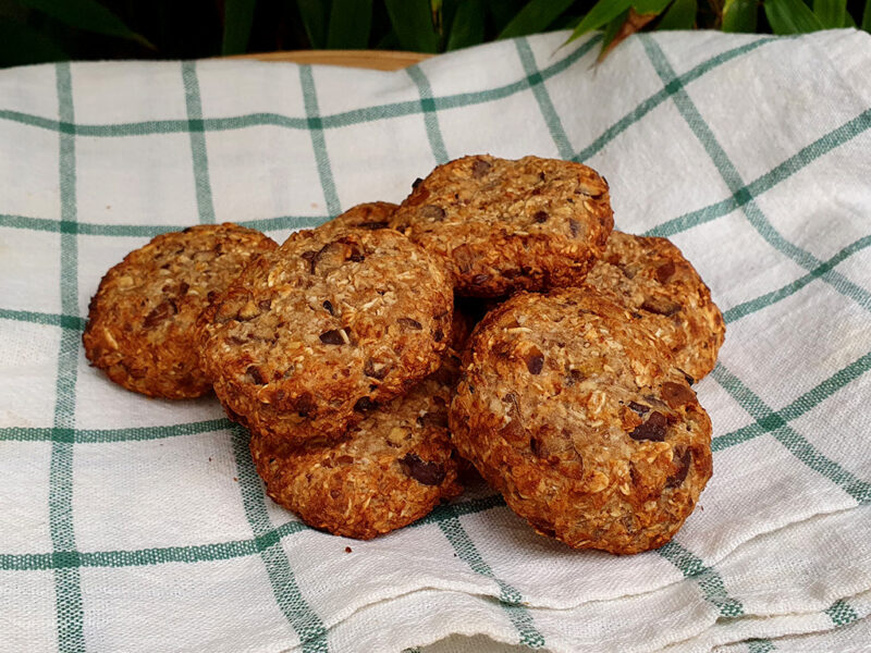 Banana and chestnut oat cookies