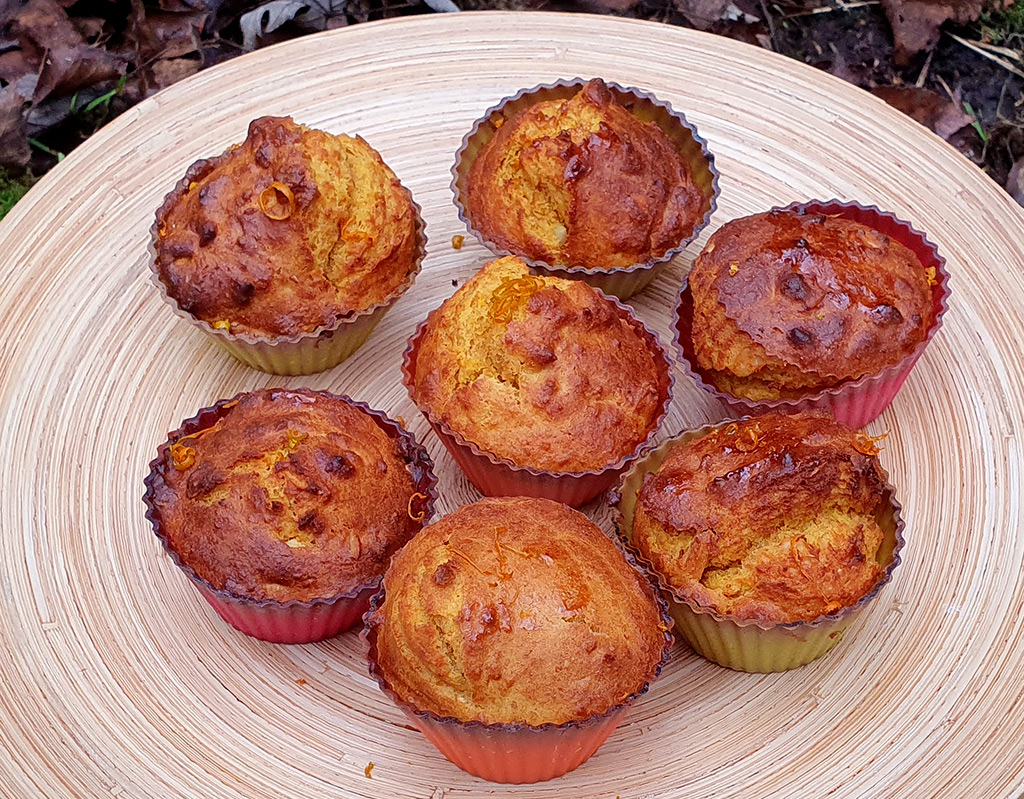 Mandarin and almond muffins