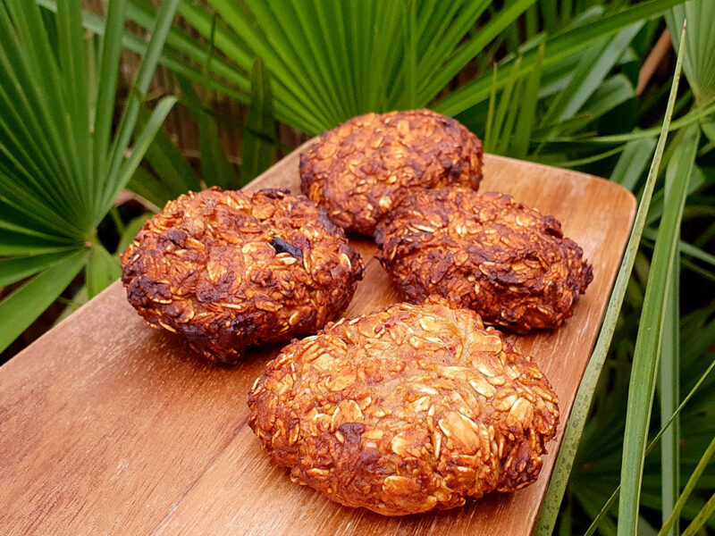 Oat and fig banana cookies