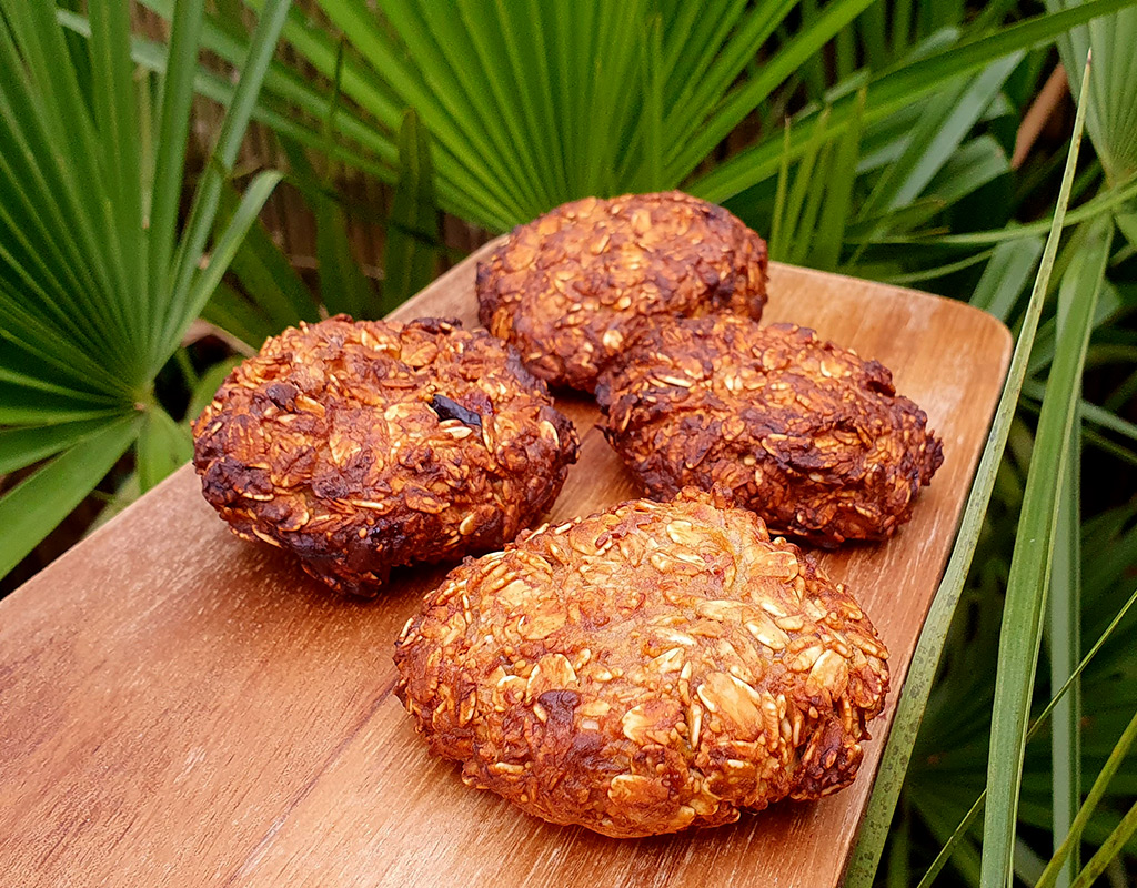 Oat and fig banana cookies