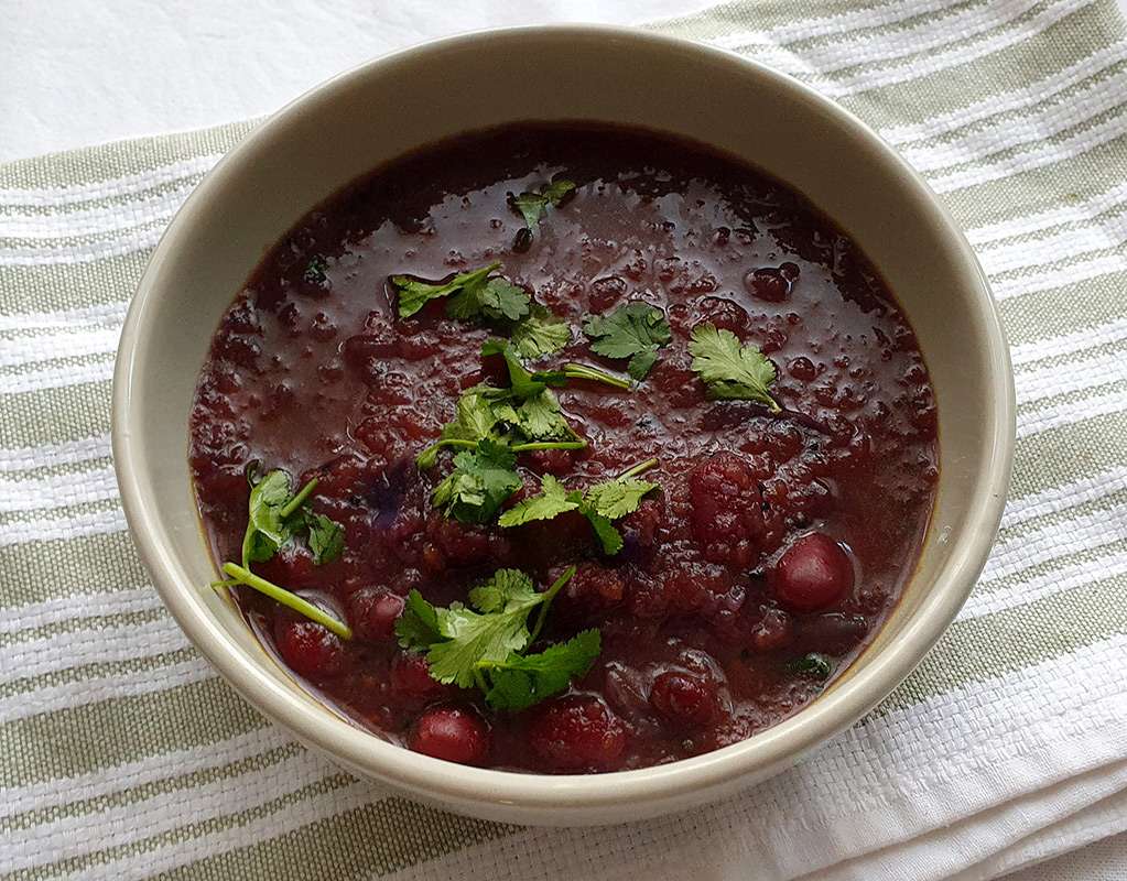 Red cabbage, carrot and beans soup