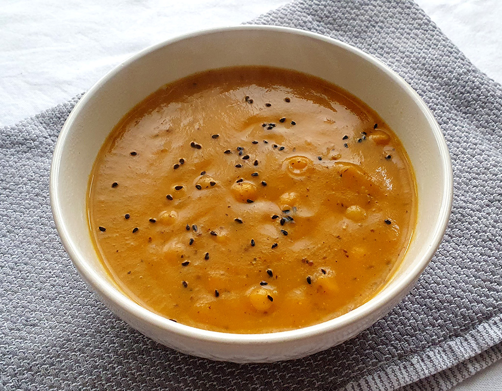 Spiced parsnip and sweet potato soup