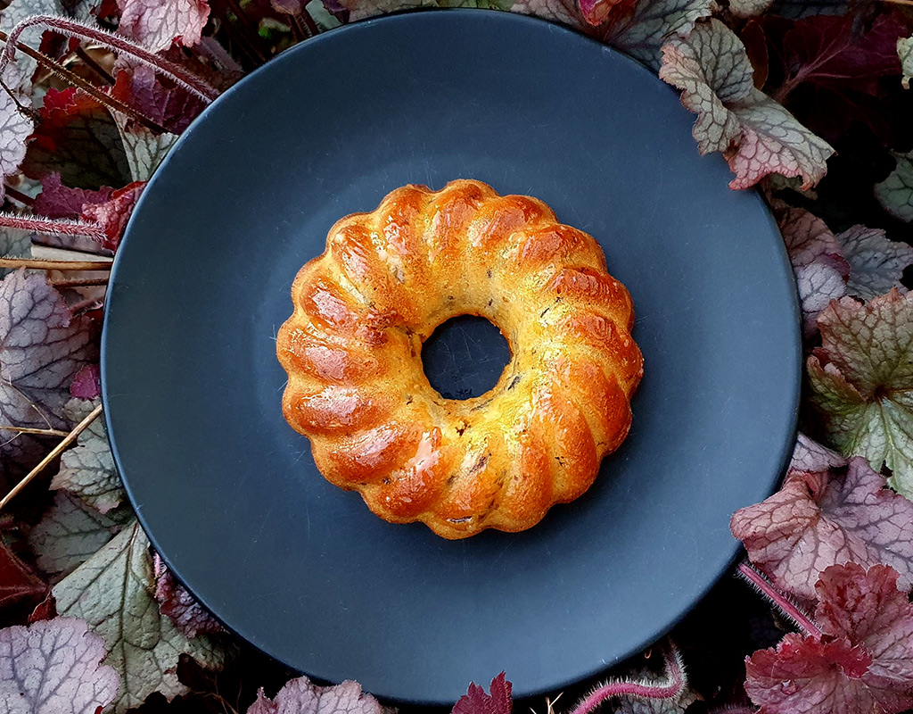 Chestnut and marmalade mini bundt cakes