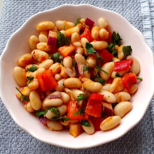 Chili pesto bean salad