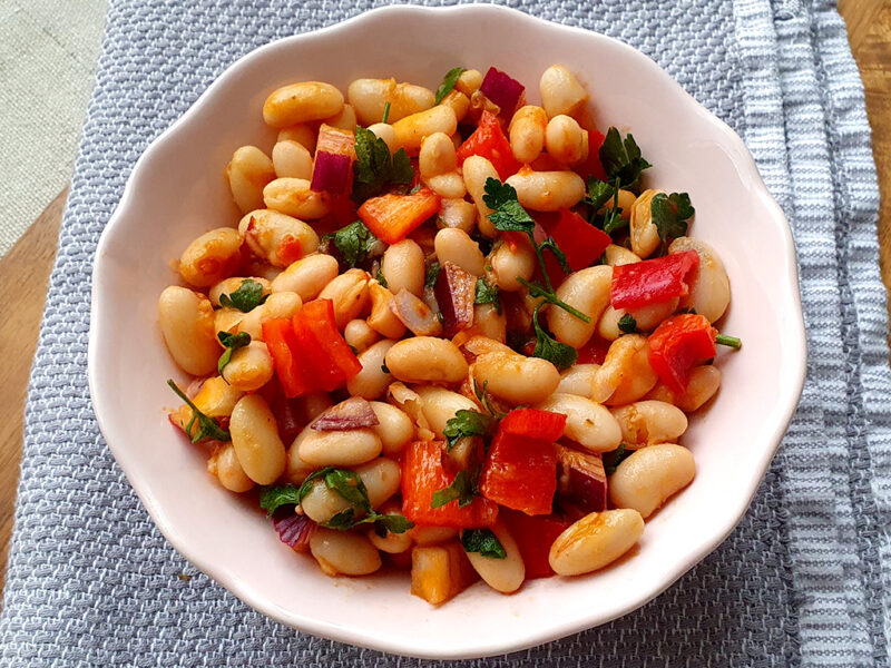 Chili pesto bean salad