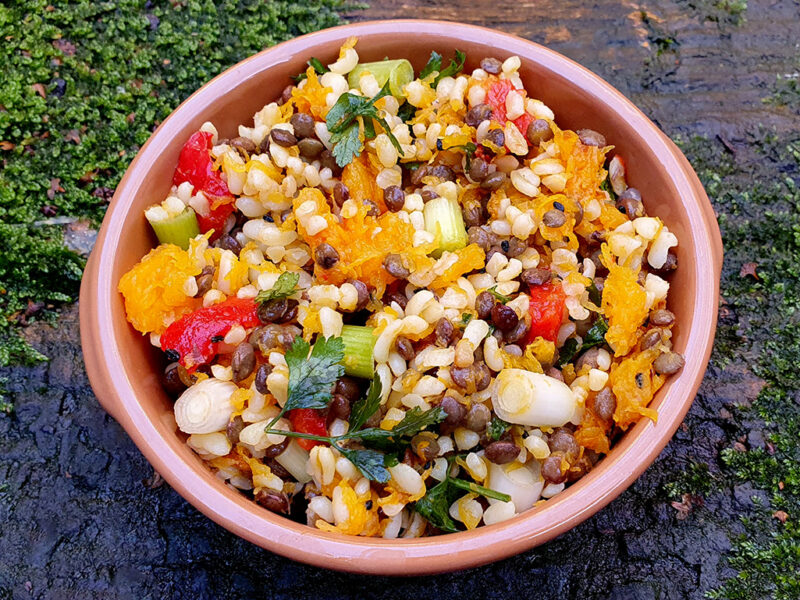 Bulgur wheat salad with lentils and roasted squash