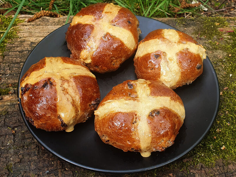 Breadmaker Apple and cinnamon Hot Cross buns