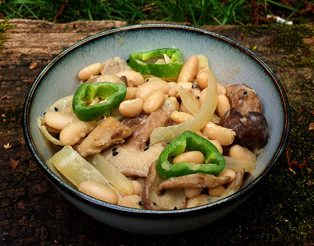 Mushrooms and beans with tahini sauce