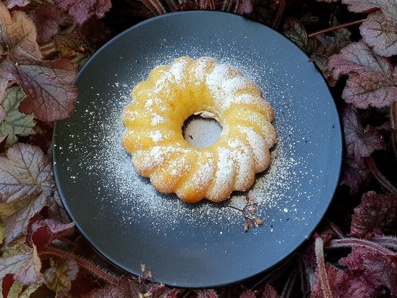 Gluten-free Prosecco mini bundt cakes