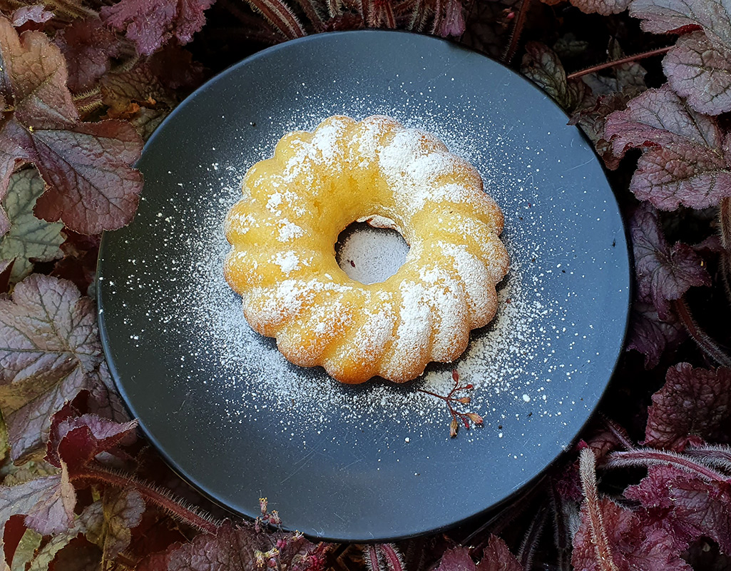 Gluten-free Prosecco mini bundt cakes