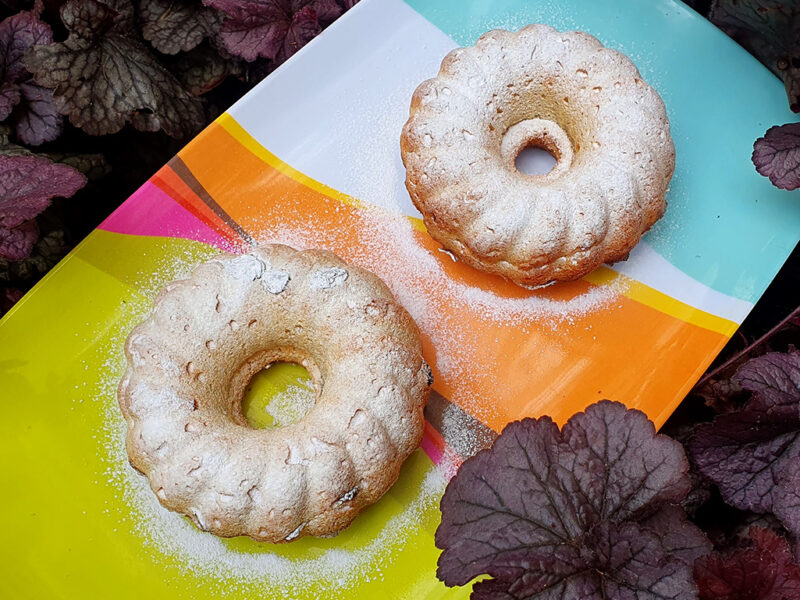 Lemon and curd cheese mini bundt cakes