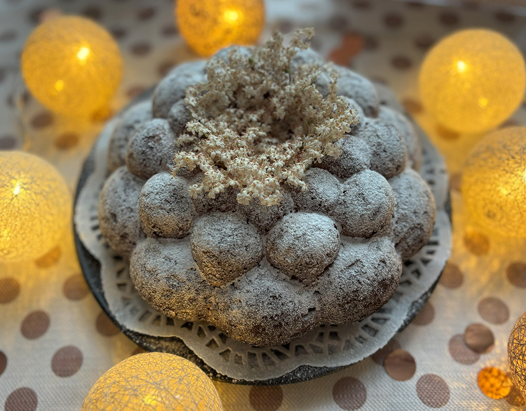 Lemon and elderflower bundt cake