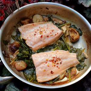 Balsamic salmon with spinach and shiitake