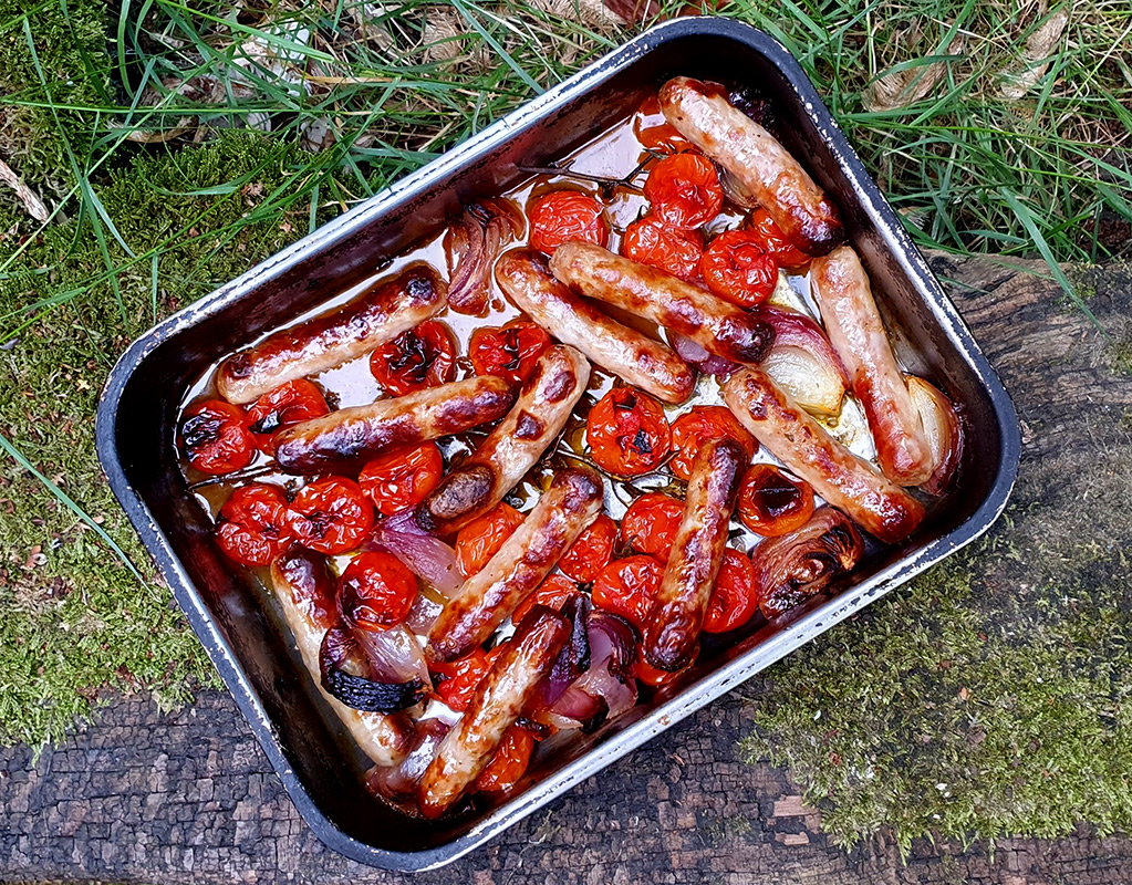 Balsamic tomato and sausage traybake