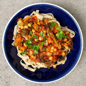 Chorizo and chickpeas pasta with kale