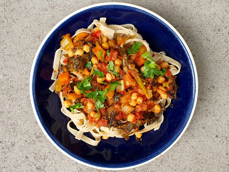 Chorizo and chickpeas pasta with kale