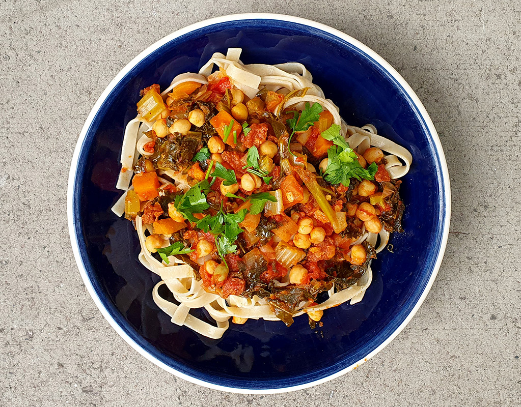 Chorizo and chickpeas pasta with kale