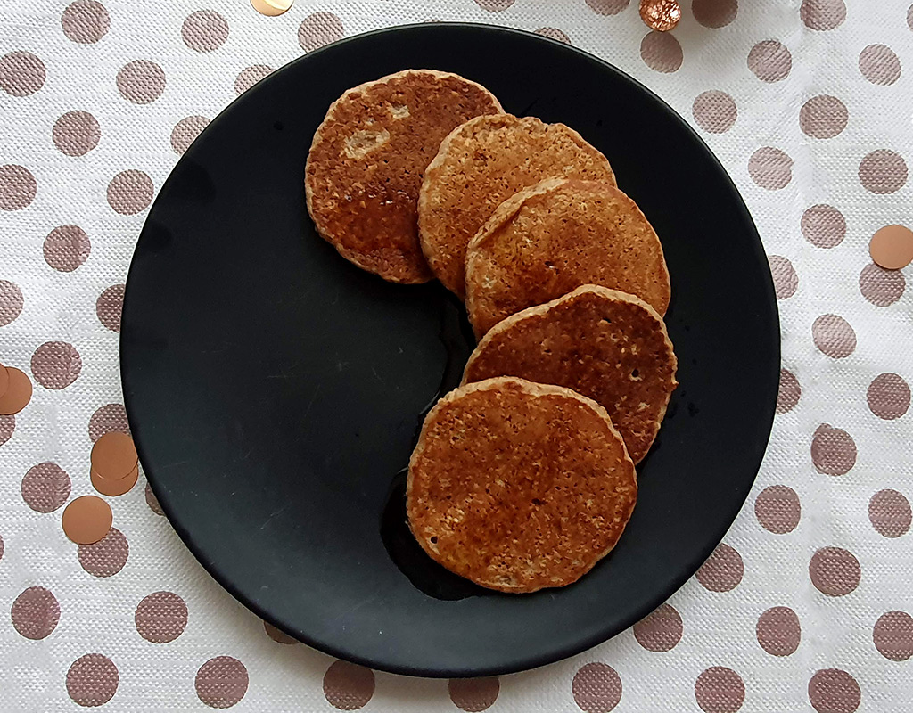 Healthy breakfast oat pancakes
