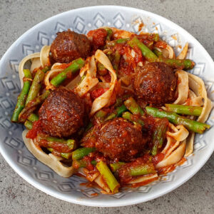 Meatballs with asparagus