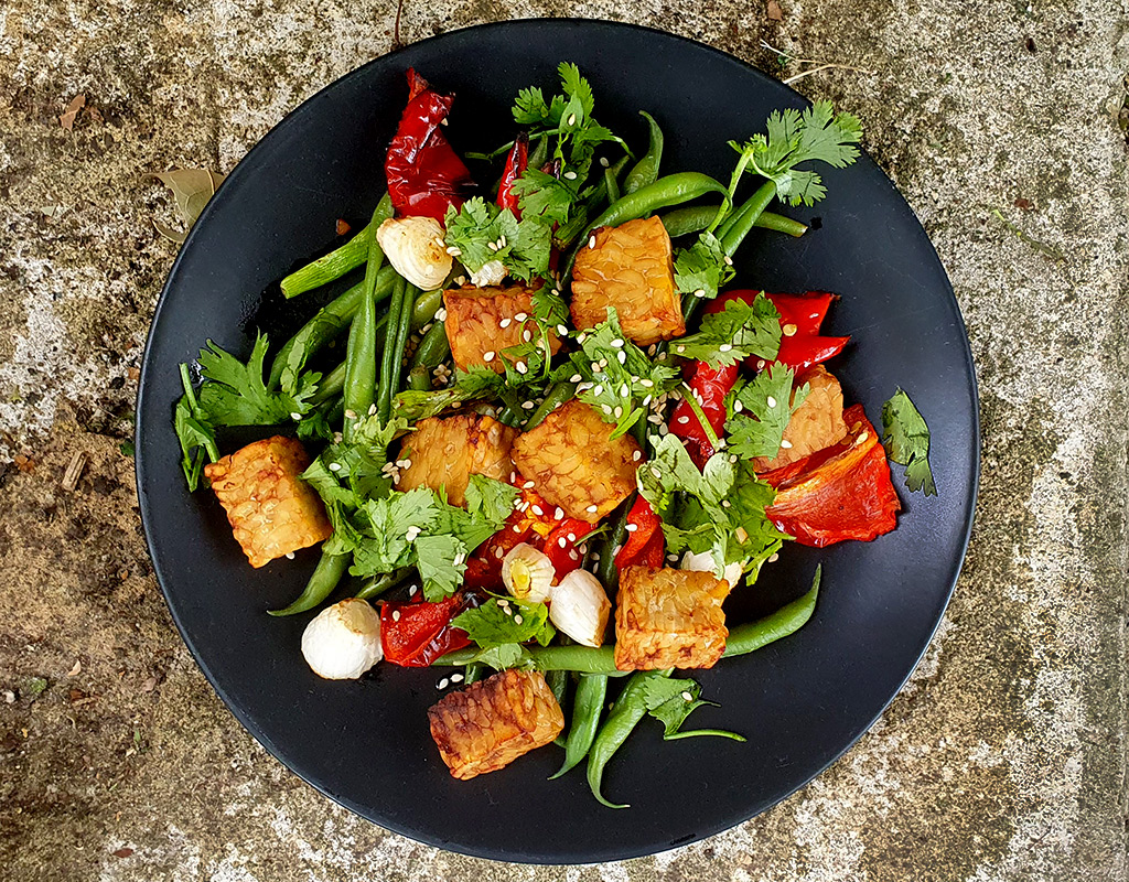 Tempeh and green bean salad