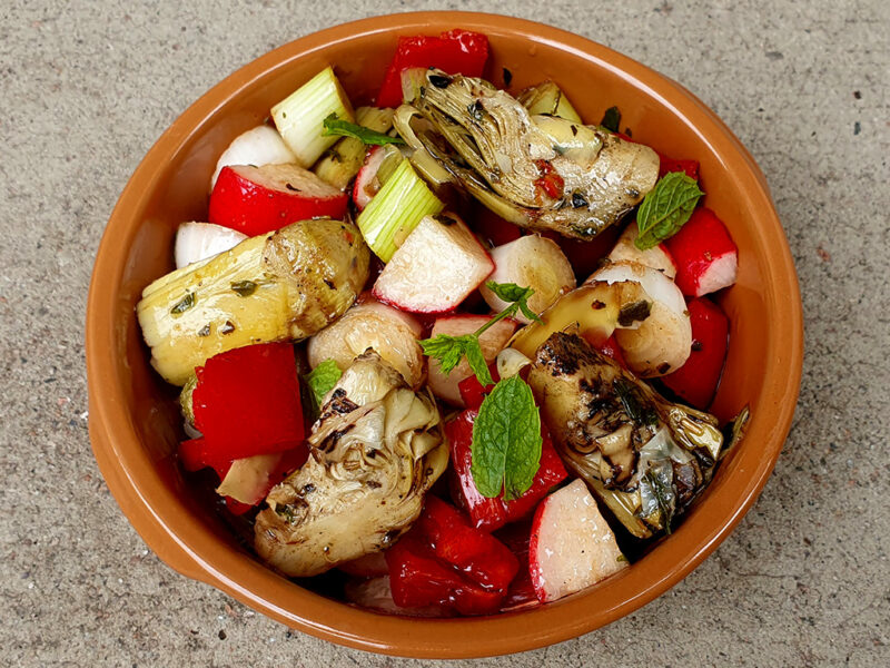 Artichoke and radish salad