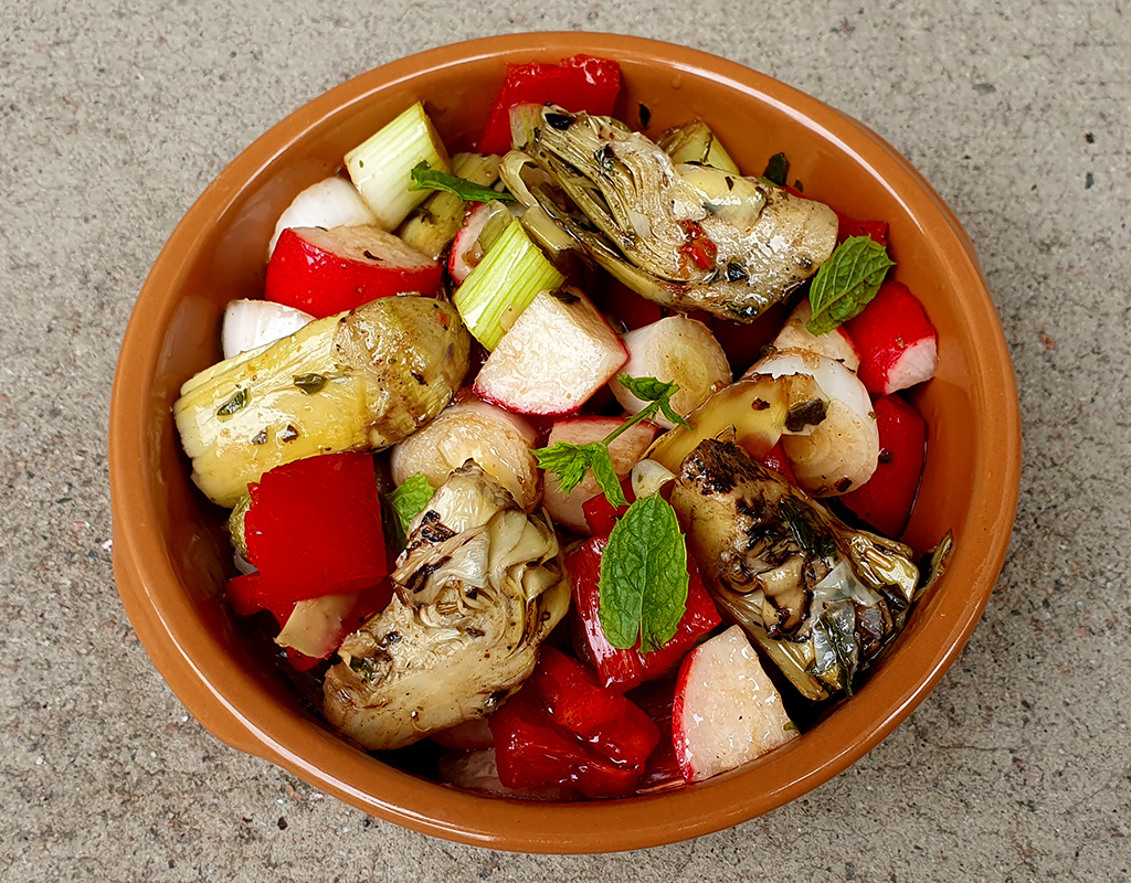 Artichoke and radish salad
