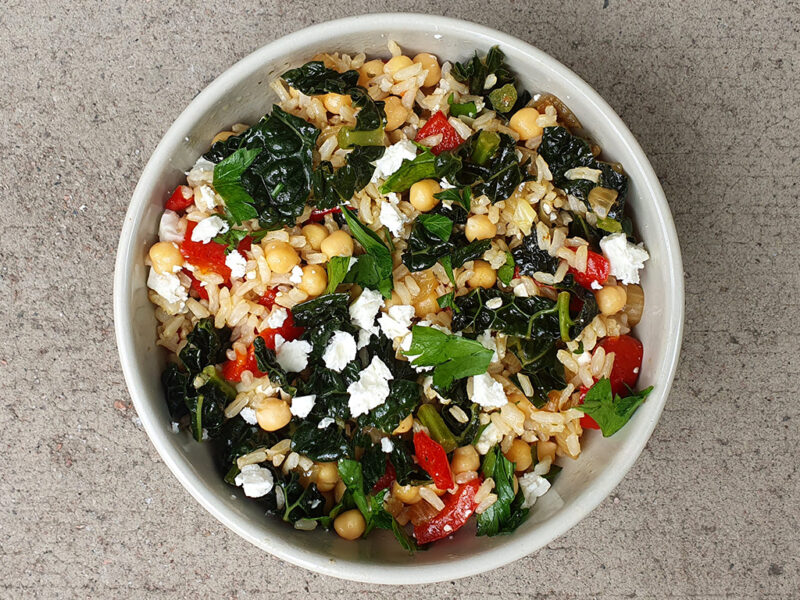 Brown rice salad with chickpeas with cavolo nero