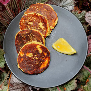 High-protein quark and almond drop scones