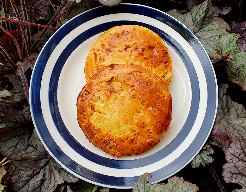 High-Protein Cottage Cheese & Lemon Flatbread