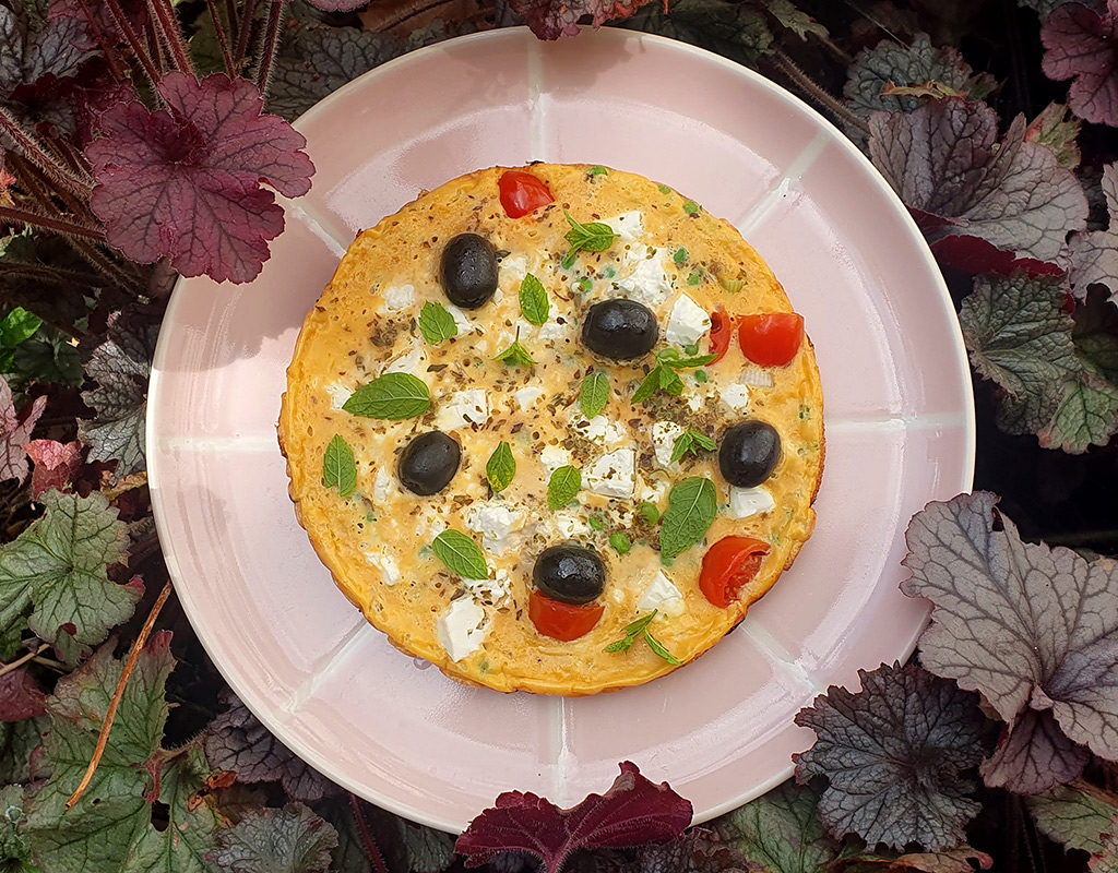 Peas and feta omelette