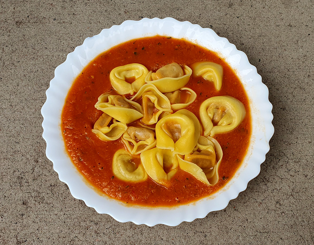 Tortellini in Rich Tomato Sauce