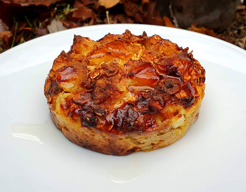 Baked Cottage Cheese with Cinnamon Apples