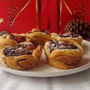 Cinnamon Roll Mince Pies