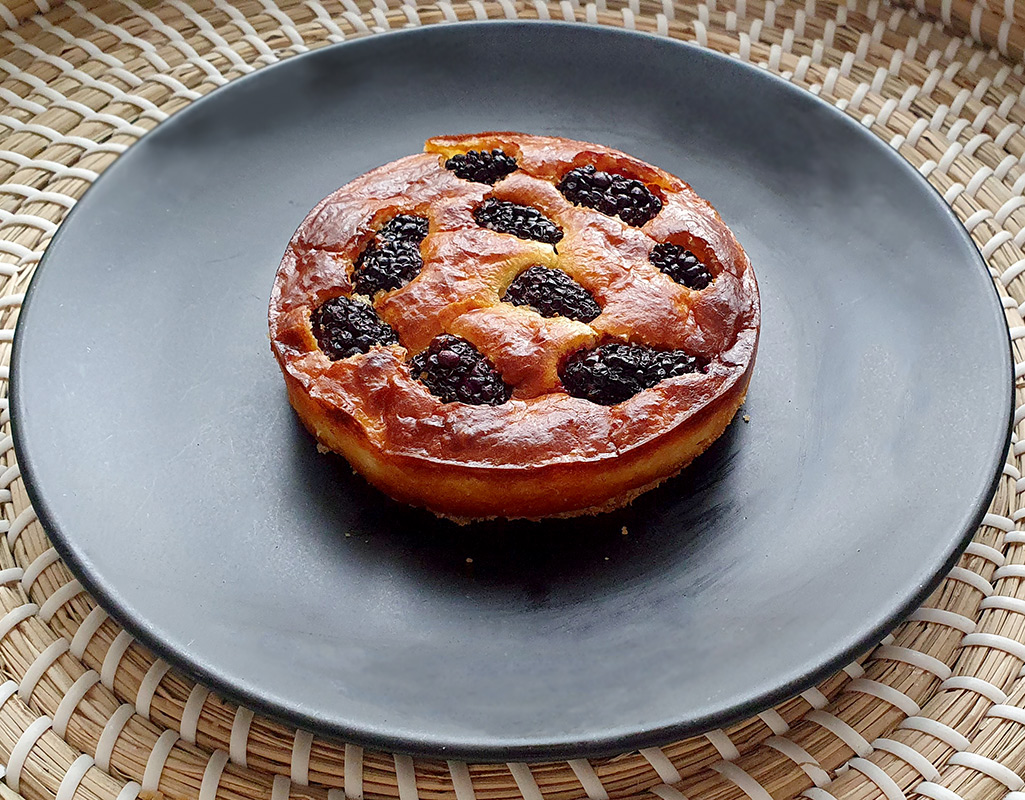 Baked Mascarpone and Blackberry Cheesecake