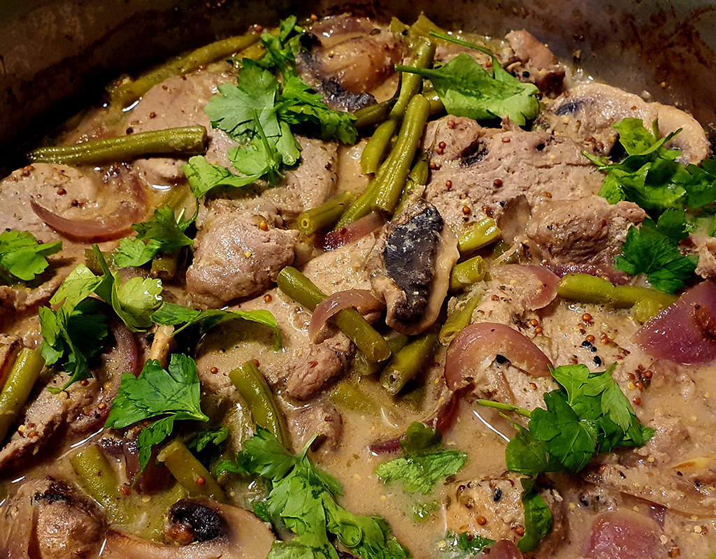 Pork tenderloin medallions in mushroom sauce