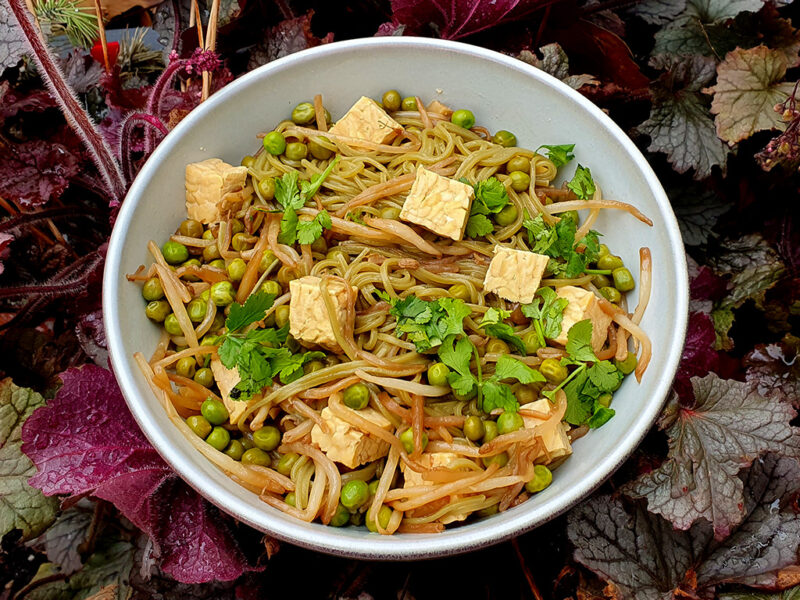Green Peas and Beansprout Stir-Fry