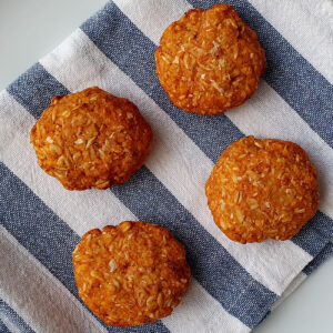 Papaya Oat Cookies with Cottage Cheese