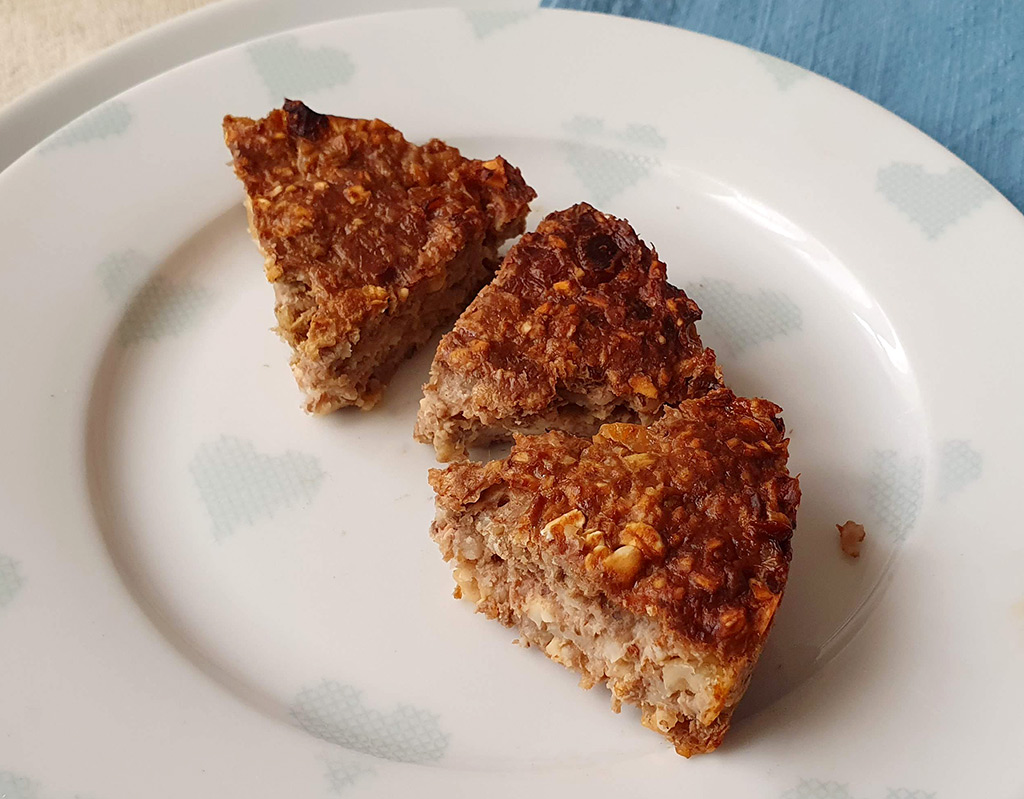 Cottage Cheese and Oat Breakfast Slice