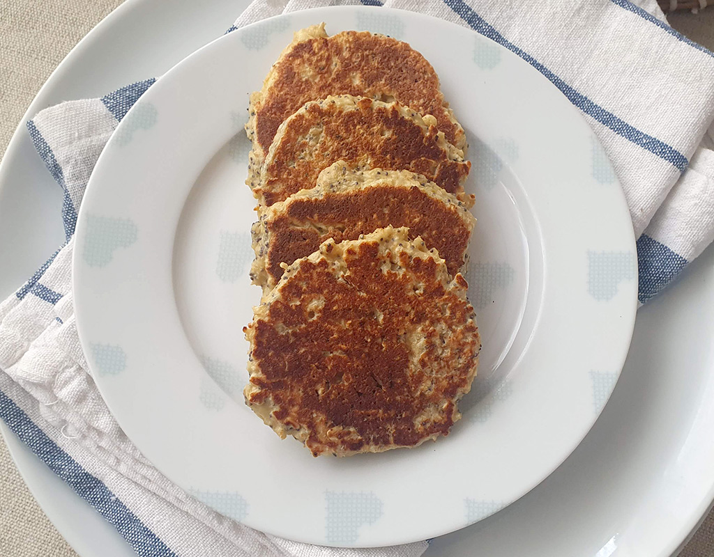 Cottage Cheese Oat Pancakes with Poppy Seeds
